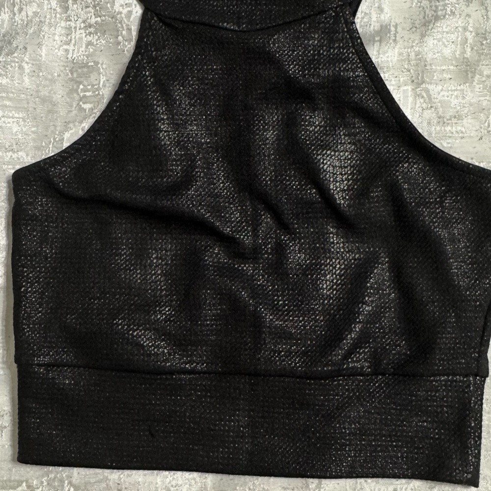 A'gaci Black Fitted Crop Tank Top